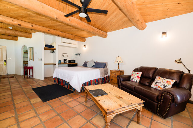 Image 2 for Paros | Winery King Studio