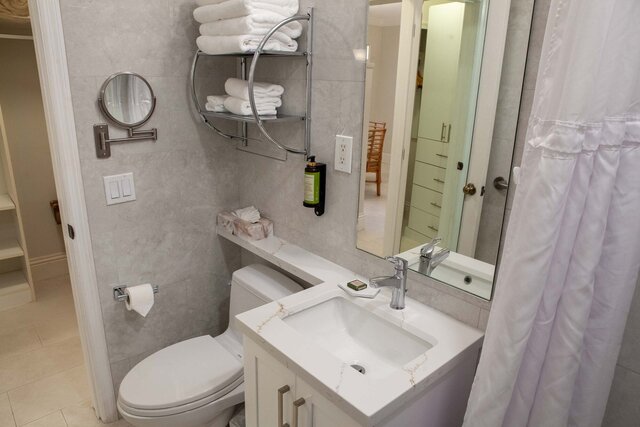Image 4 for RM 38  Efficiency Courtyard King & Full Sleeper