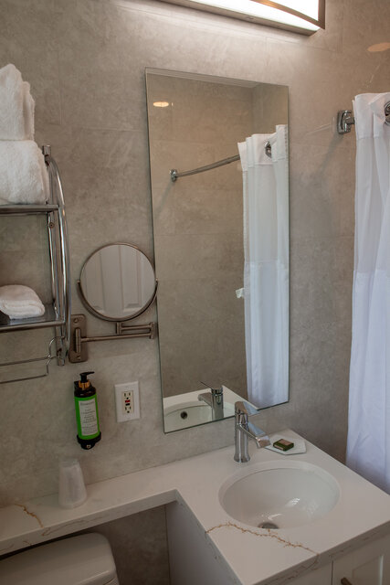 Image 9 for RM 32 One Bedroom Suite Oceanfront