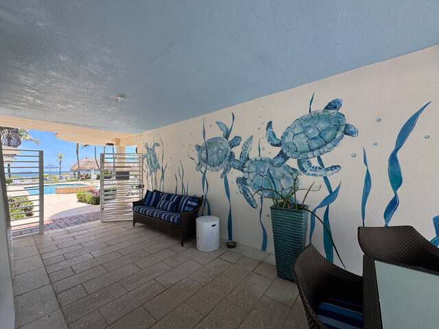 Image 1 for RM 14 2FL Efficiency Poolside King Bed 2nd Floor No Balcony