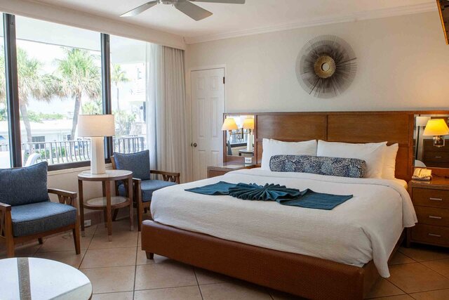 Image 2 for RM 06  2FL Efficiency Oceanview  King Bed w/ Queen Sleeper