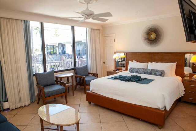 Image 1 for RM 10 2FL Efficiency Oceanview  King Bed w/ Queen Sleeper