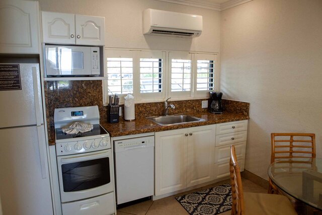 Image 4 for RM 19 One Bedroom Apartment Oceanview w Patio