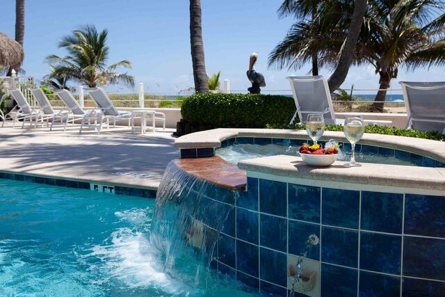 Image 1 for RM 32 One Bedroom Suite Oceanfront
