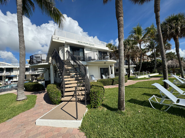 Image 1 for RM 02 2FL  Efficiency Ocean front with Private Balcony
