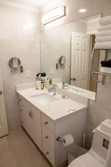 Image 6 for RM 14 2FL Efficiency Poolside King Bed 2nd Floor No Balcony