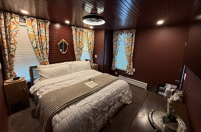 Image 1 for Room 23 king w/pvt bath