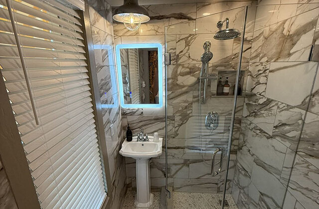 Image 3 for Room 22 King Bed pvt bath