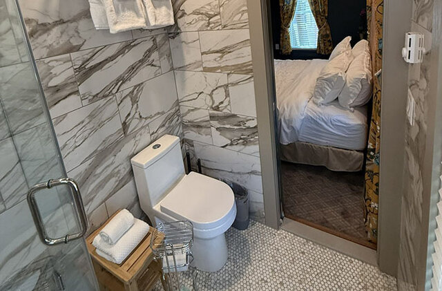 Image 4 for Room 22 King Bed pvt bath