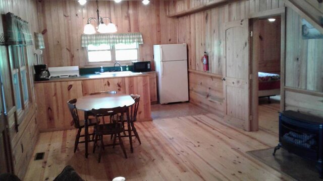 Image 3 for Three-Bedroom Cabin E