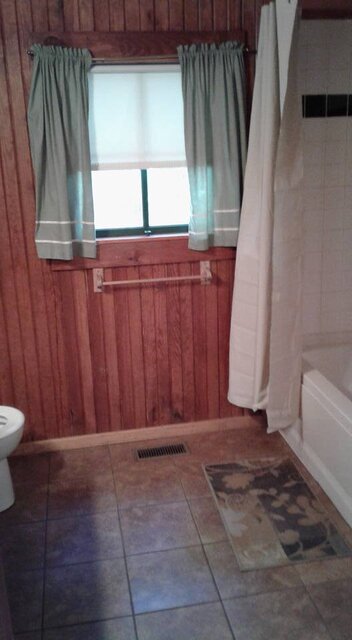 Image 9 for Small One-Bedroom Cabin D