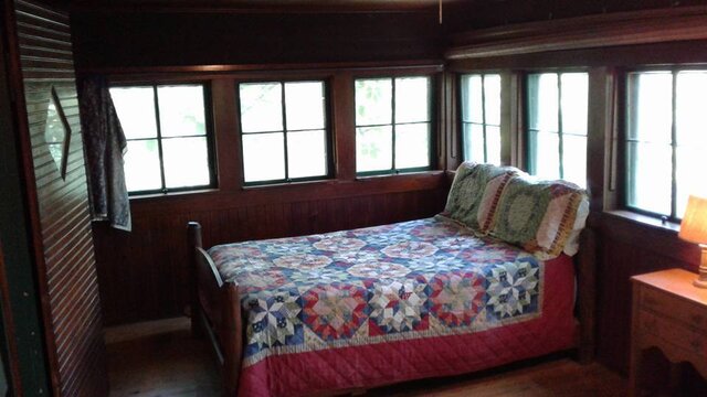 Image 8 for Original Mid-Sized One Bedroom Cabin 1