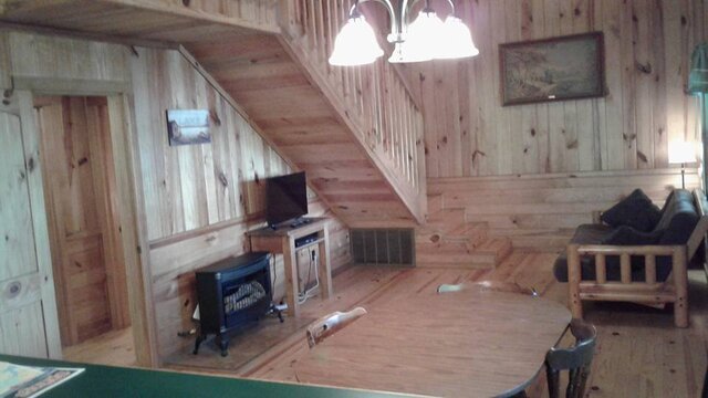 Image 4 for Three-Bedroom Cabin E