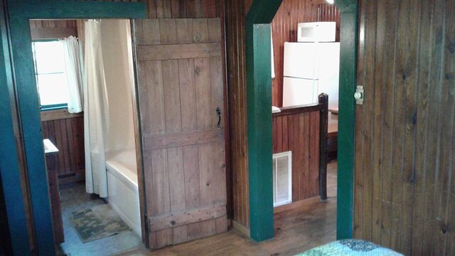 Image 5 for Original Small One-Bedroom Cabin 4