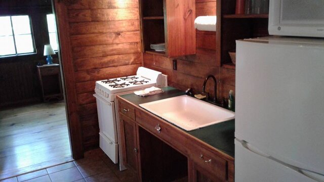 Image 4 for New Mid-Sized One-Bedroom Cabin B