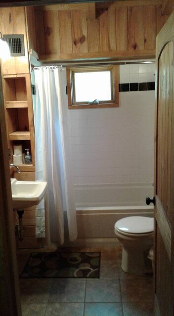 Image 12 for Three-Bedroom Cabin F