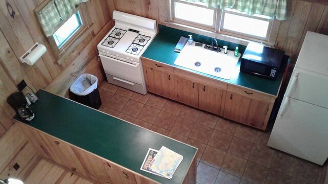 Image 2 for Three-Bedroom Cabin E