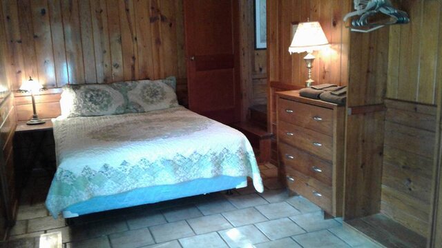 Image 6 for Two-Bedroom Cabin 5