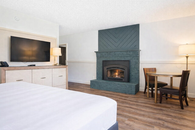 Image 1 for Premium Patio King with Fireplace