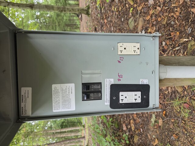 Image 4 for 13) Site 13 (Electric & Water)