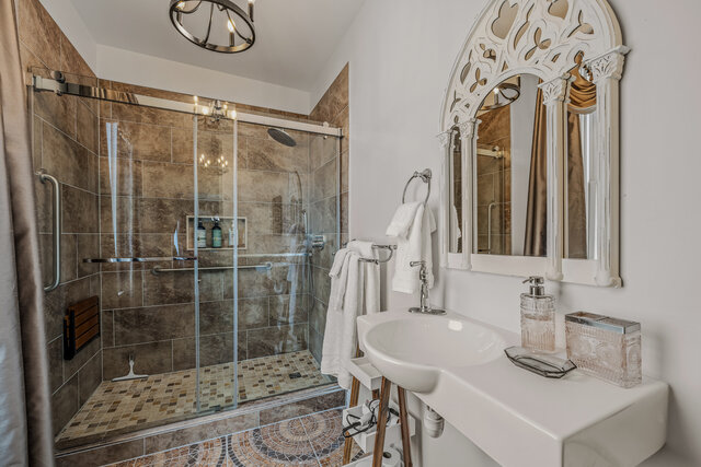 Image 2 for Lady Rosa Suite