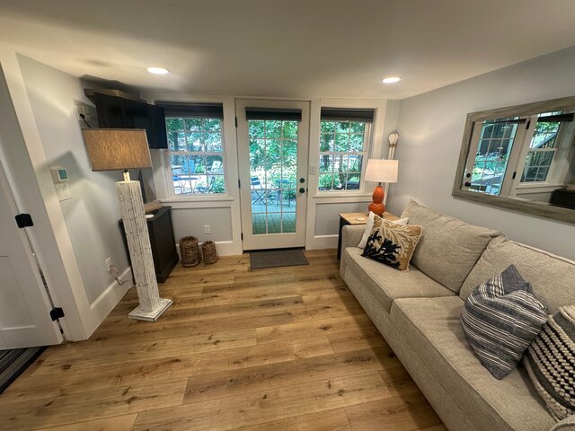Image 4 for Moon #2 Garden King Suite w/ Private Entrance