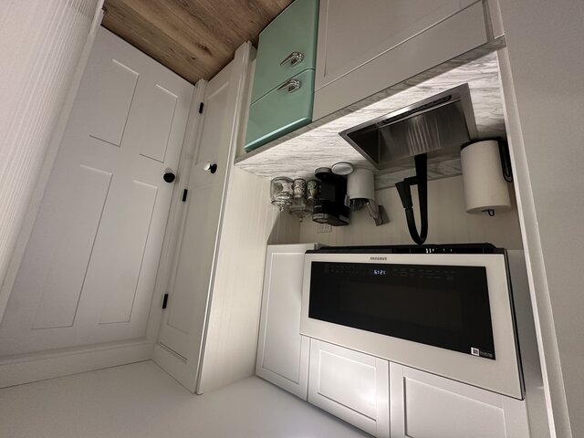 Image 12 for Moon #2 Garden King Suite w/ Private Entrance