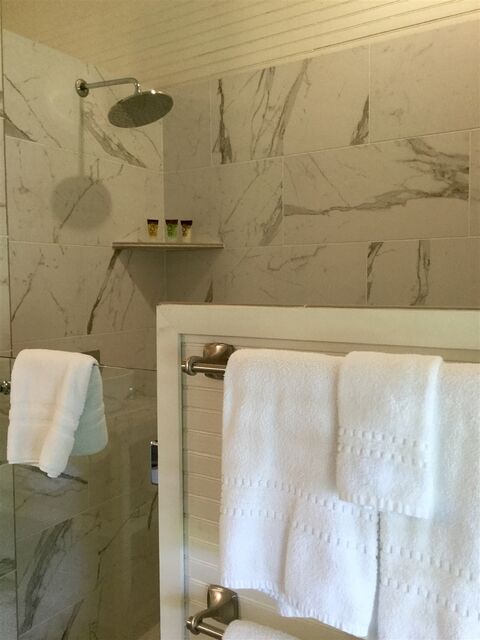 Image 5 for Farm House Suite B
