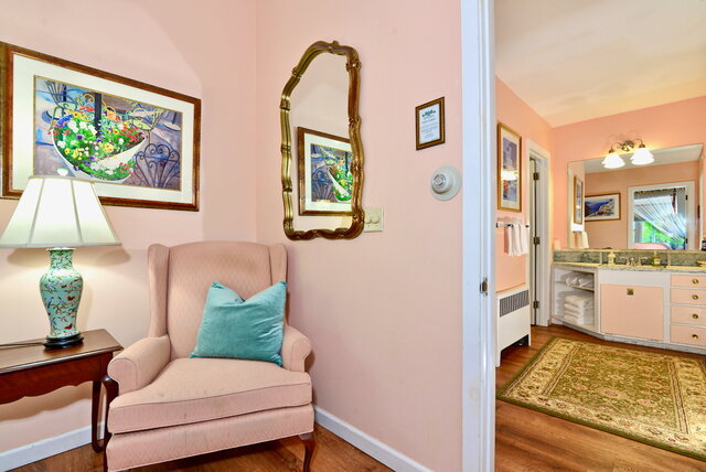 Image 4 for Room 19 - Golden Apple of Greece - Maxwell Suite