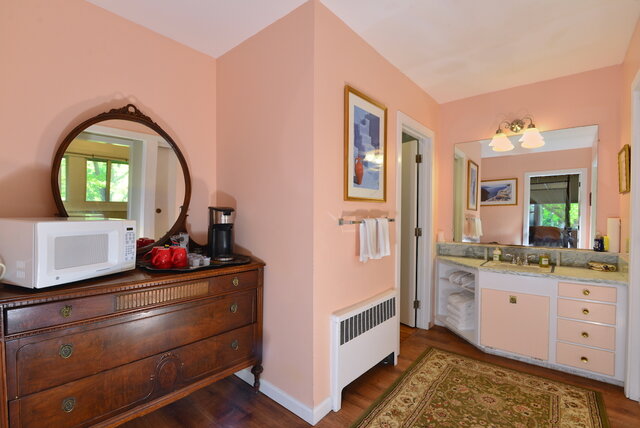 Image 5 for Room 19 - Golden Apple of Greece - Maxwell Suite