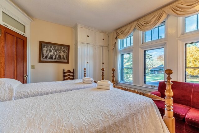 Image 4 for Rooms 1 & 2 - The Railroad Baron Suite