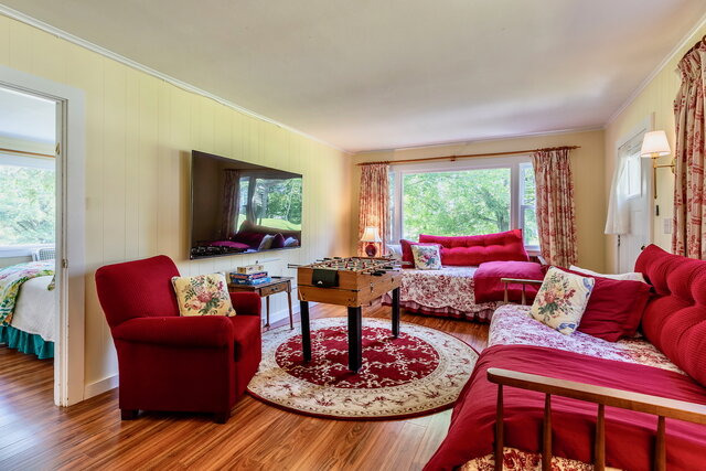 Image 14 for Reunion House