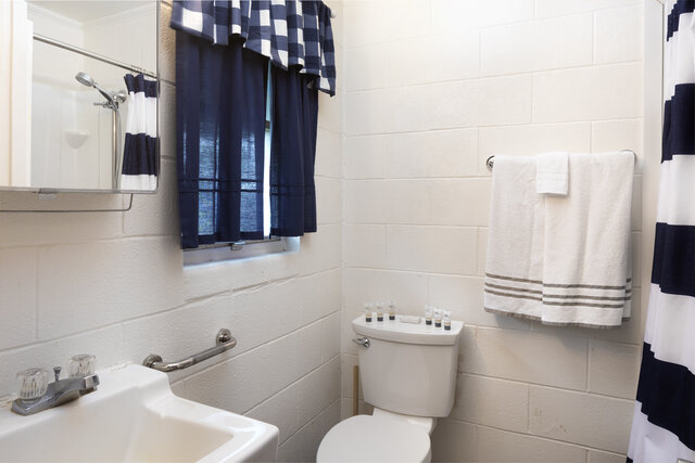 Image 15 for 07) All 6 Family Studios!   Six pack deal...