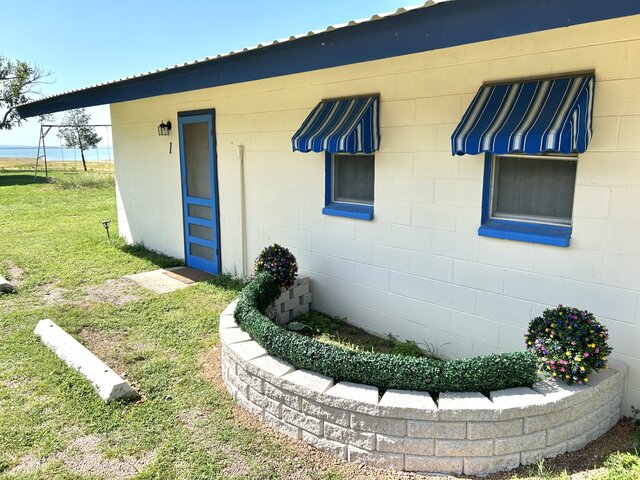 Image 8 for 01) Lakeside Studio 1