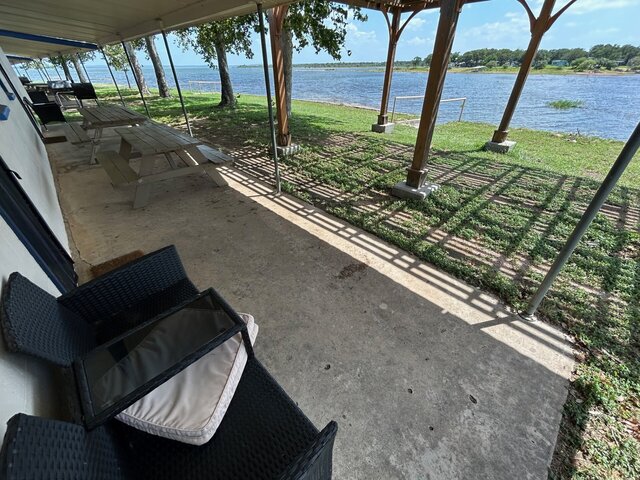 Image 1 for 06) Lakeside Studio 6