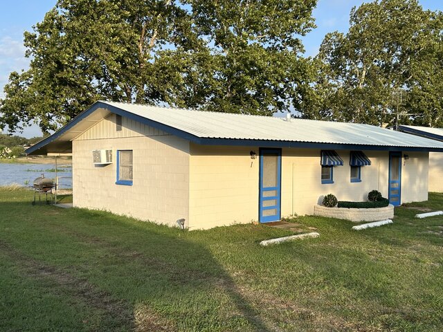 Image 7 for 01) Lakeside Studio 1