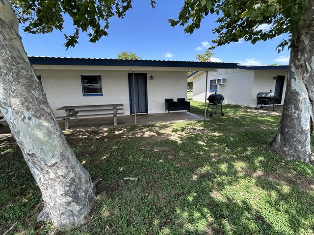 Image 5 for 05) Lakeside Studio 5