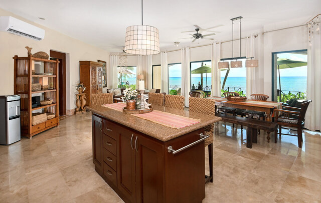 Image 3 for Luna D1 beachfront/ private Susan Mattingly