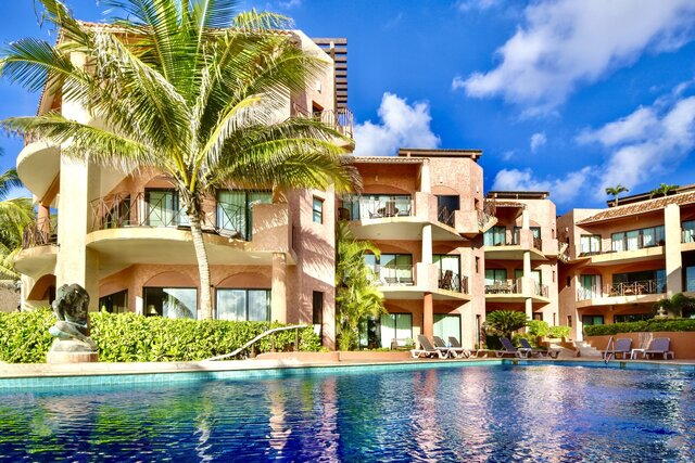 Image 15 for Luna D1 beachfront/ private Susan Mattingly