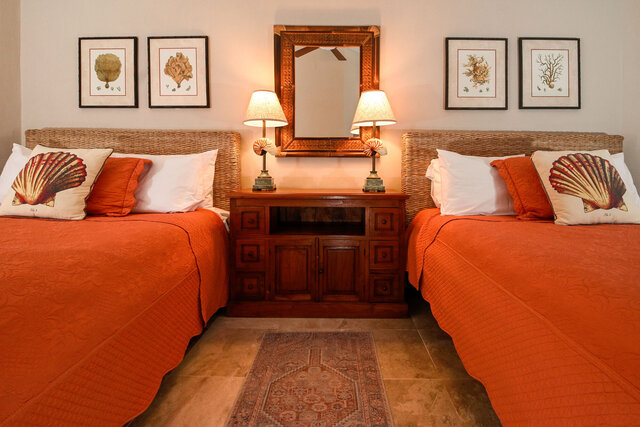 Image 10 for Luna D1 beachfront/ private Susan Mattingly