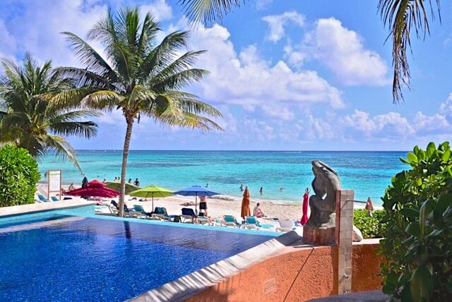 Image 16 for Luna D1 beachfront/ private Susan Mattingly