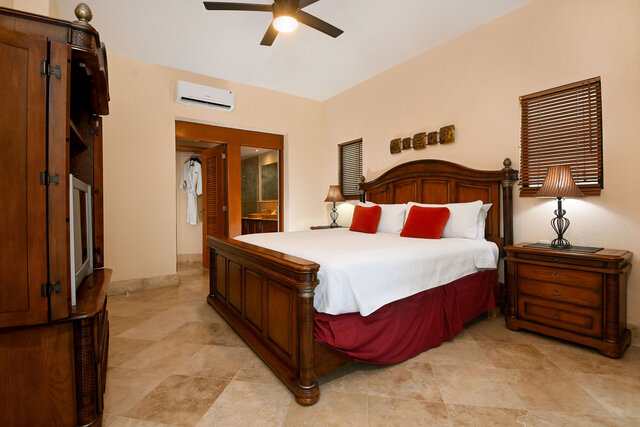 Image 5 for Luna F1 Fav-beachfront/poolside susan Mattingly