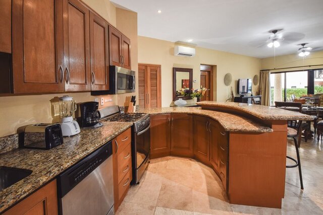 Image 3 for Luna F1 Fav-beachfront/poolside susan Mattingly