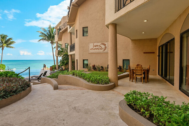 Image 1 for Luna F1 Fav-beachfront/poolside susan Mattingly