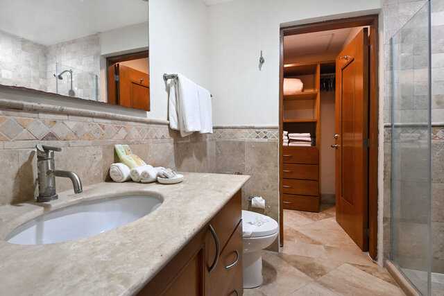 Image 8 for Luna F1 Fav-beachfront/poolside susan Mattingly