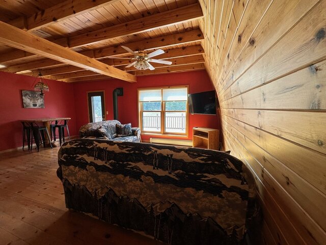 Image 7 for The Wolf Den