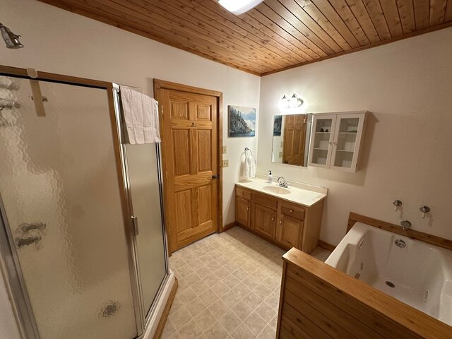Image 12 for The Wolf Den