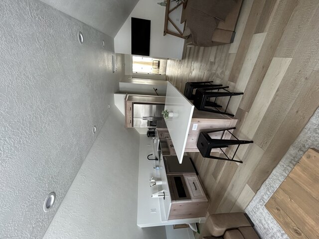 Image 2 for Look Out Apartment