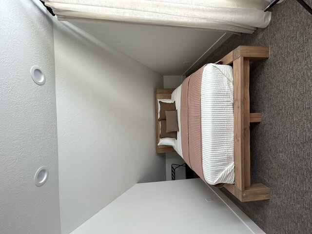 Image 12 for Look Out Apartment