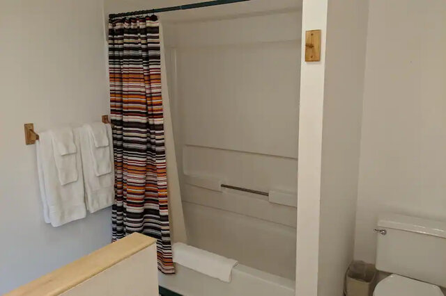 Image 3 for 7) Room 7